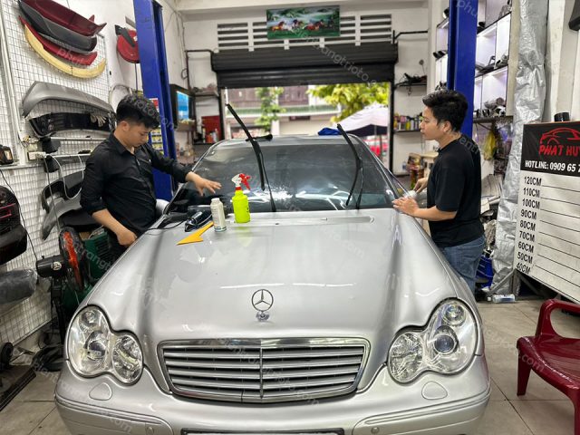 Dán phim cách nhiệt cho Mercedes C200