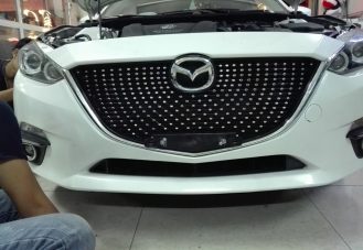 Gắn mặt calang sao rơi cho xe Mazda 3