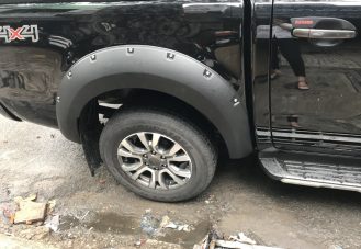 Ốp viền bánh xe Ford Ranger 2018