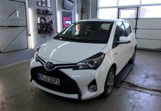 Phủ Nano Ceramic Cao Cấp Cho Xe Toyota Yaris