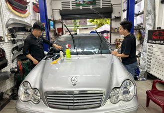 Dán phim cách nhiệt cho Mercedes C200