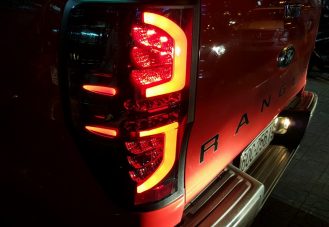 Độ led đèn hậu xe Ford Ranger