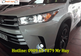 Gắn bóng đèn bi xenon xe Toyota Highlander 2018