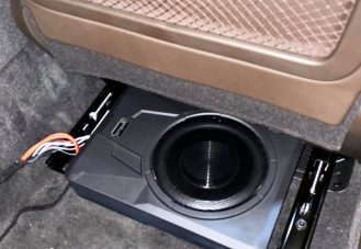 Gắn Loa Sub gầm ghế cho xe Vinfast Lux A2.0