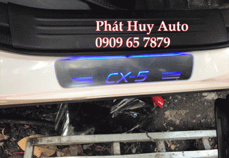 Gắn nẹp bước chân có đèn xe Mazda CX5 giá rẻ