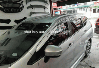 Lắp giá nóc cho xe Xpander