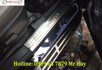 Nẹp bước chân chống trầy Hyundai Santafe 2019