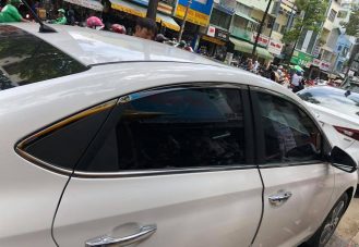 Nẹp chân kính,cong kính Hyundai Accent 2019