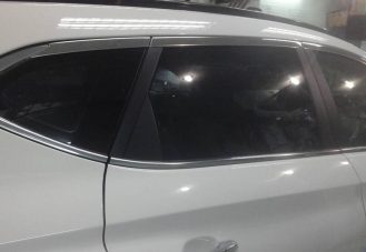 Nẹp chân kính zin theo xe Hyundai Tucson