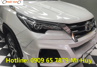 Phủ nano bóng sơn xe Toyota Fortuner