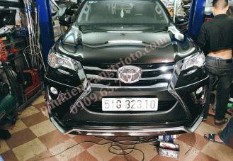 Phủ nano ceramic xe Toyota Fortuner siêu bóng,giá rẻ