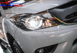 Thay bóng đèn pha tăng sáng xe Mazda BT50