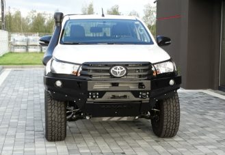 Ốp cản trước xe Toyota Hilux