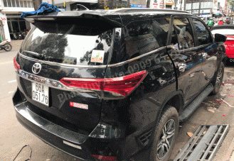 Viền chân kính xe Toyota Fortuner cao cấp