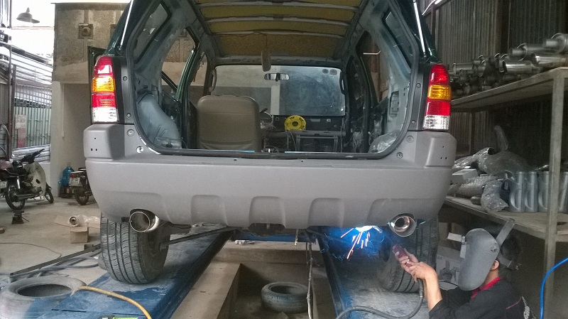 Độ pô cho xe Ford Escape