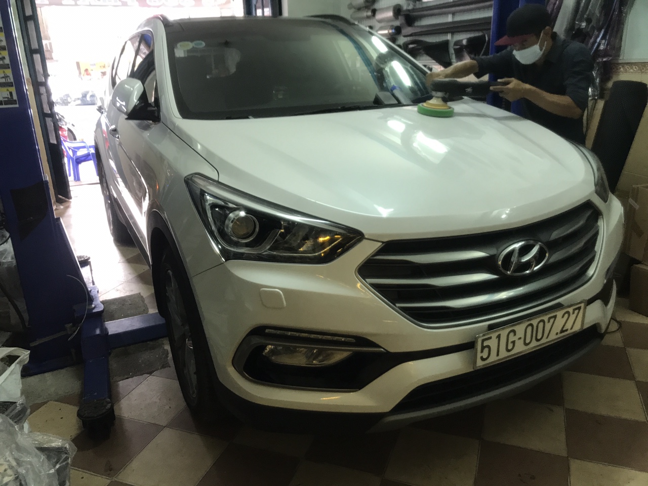 Phủ nano ceramic 9h cho xe Hyundai Santafe