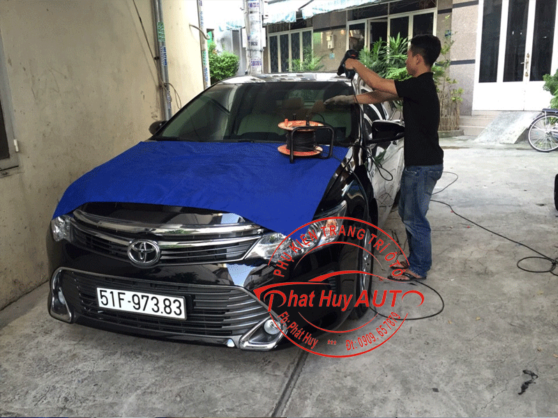 Dán phim cách nhiệt xe Toyota Camry