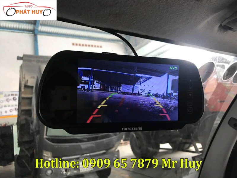 Gắn camera lùi cho xe Chevrolet Cruze