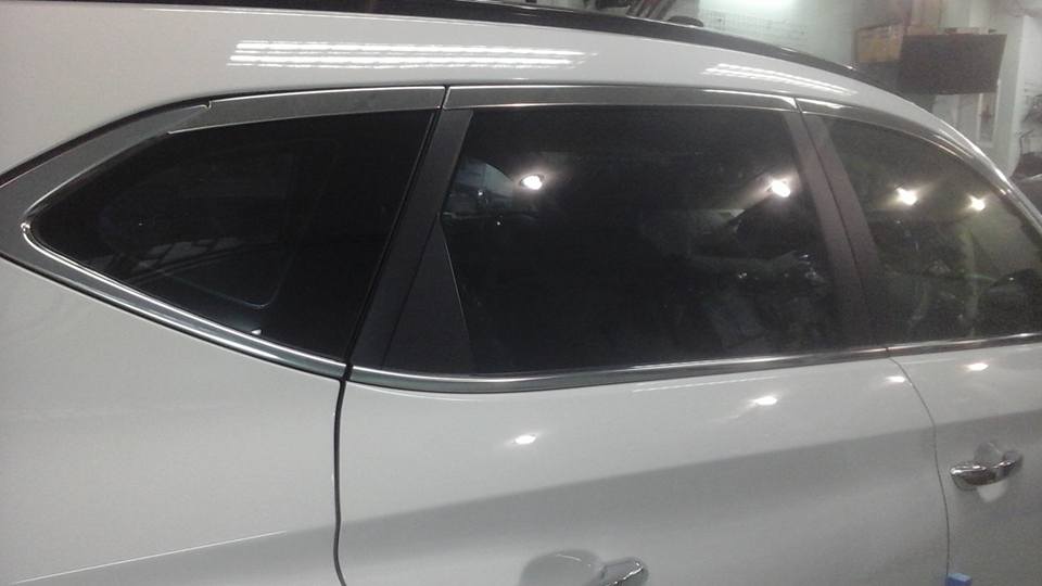 Nẹp chân kính zin theo xe Hyundai Tucson