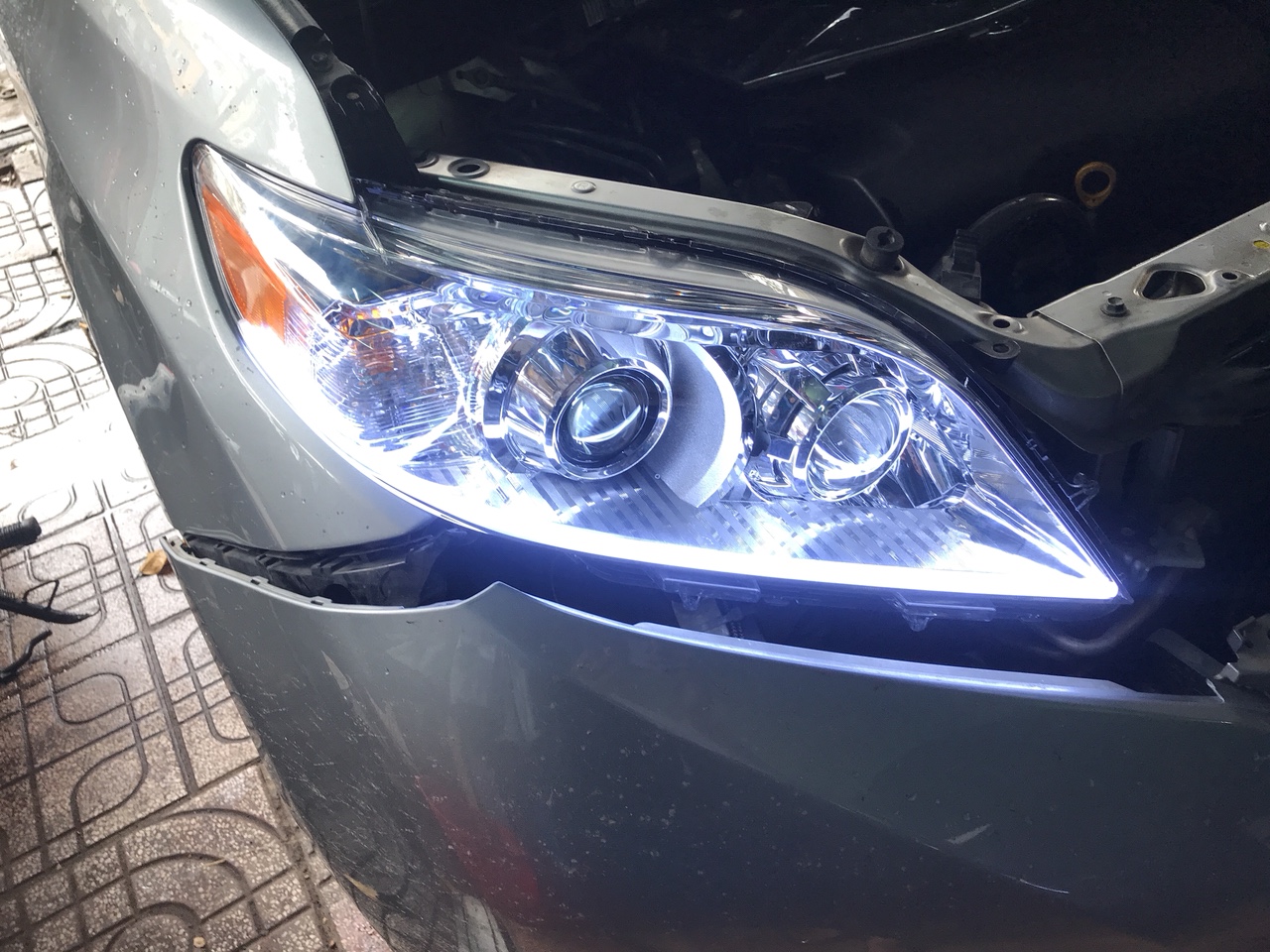 Độ đèn led cho xe Toyota Sienna giá rẻ