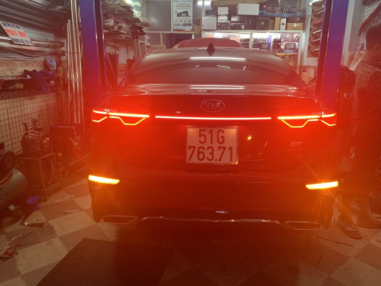 Độ đèn hậu Kia Cerato 2019 tích hợp xi nhan