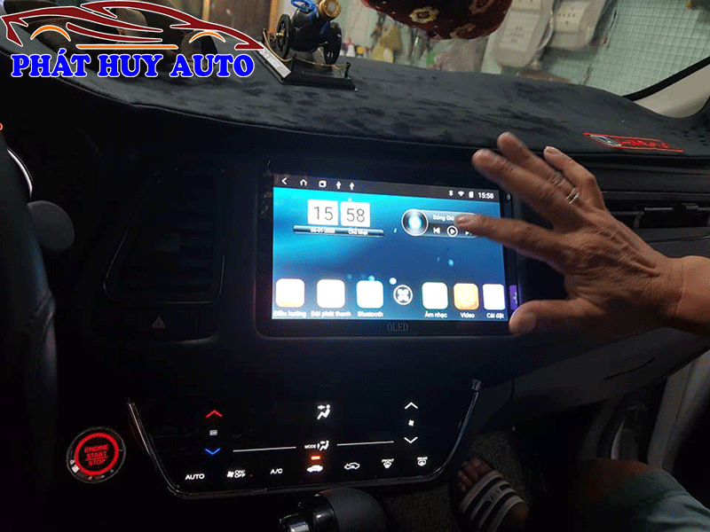 Gắn Màn Hình DVD OLED theo xe Honda HRV 2020