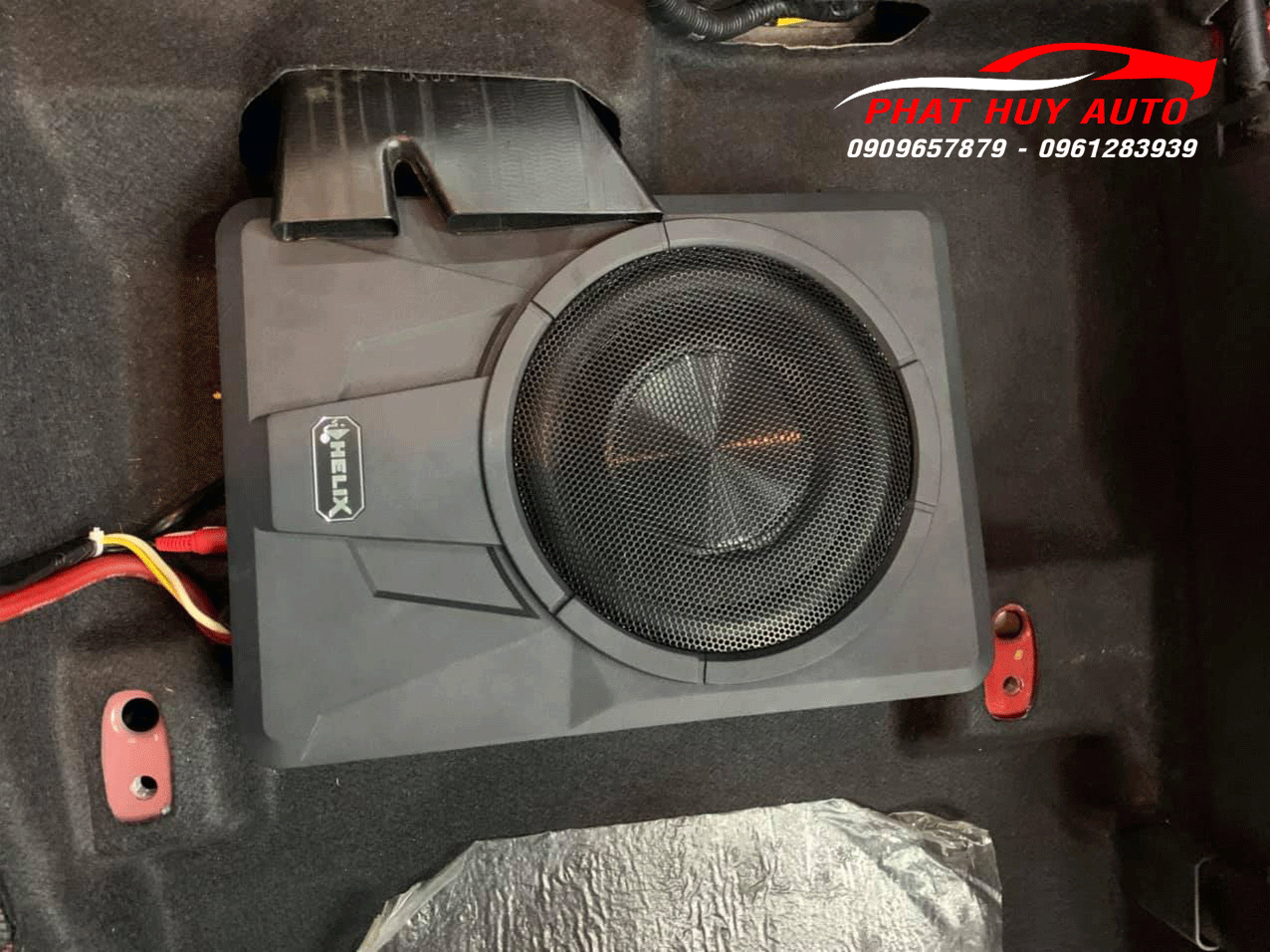 Loa sub gầm ghế xe Hyundai Elantra