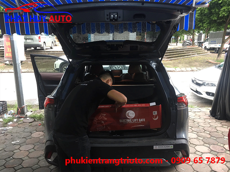 Độ cốp điện tự động cho xe Toyota Cross 2020