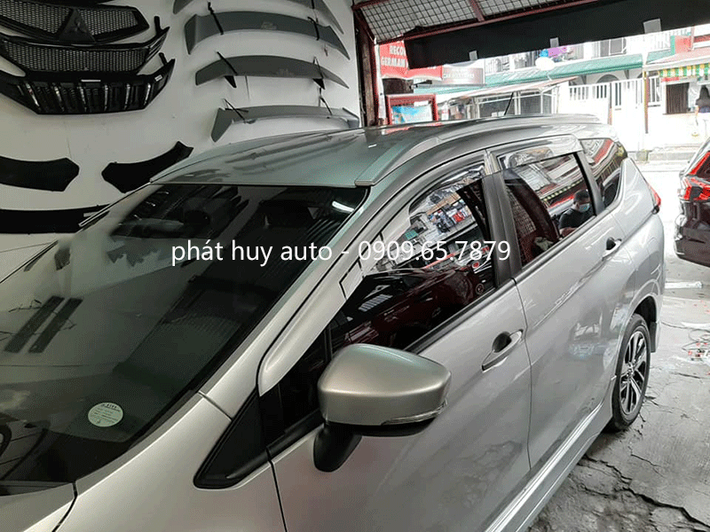 Lắp giá nóc cho xe Xpander