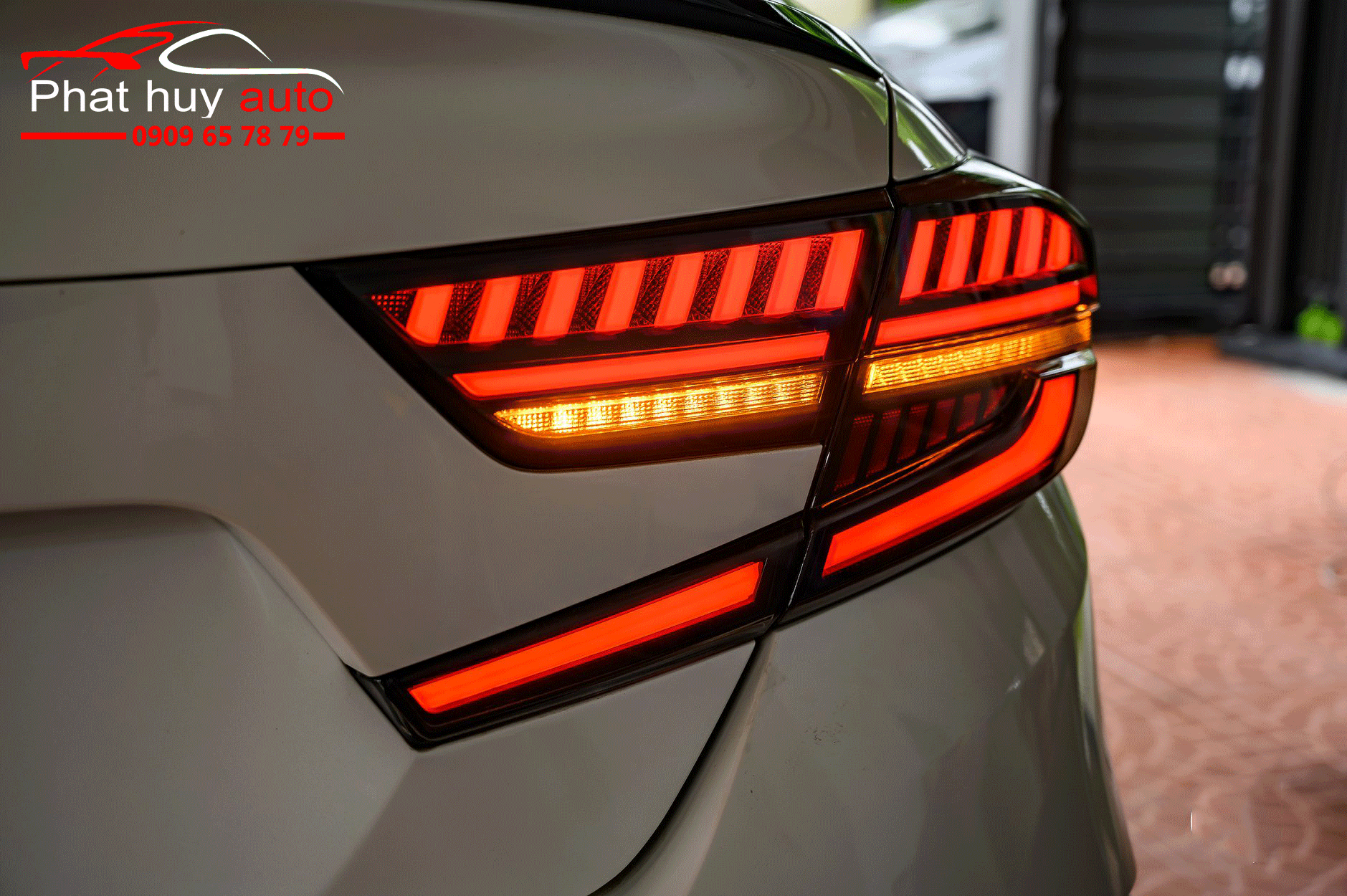 Độ đèn hậu xe Honda Accord 2020